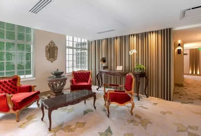 SJOCUQQ_meetings_full_vintagevurniture-min
