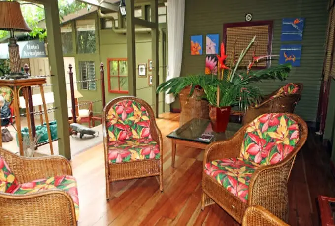 hotel-aranjuez-sitting-area