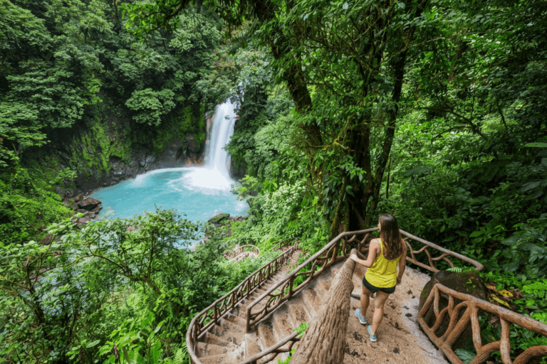Rio Celeste - Abseits der gewohnten Pfade Reisen - Bella Aventura Costa Rica.