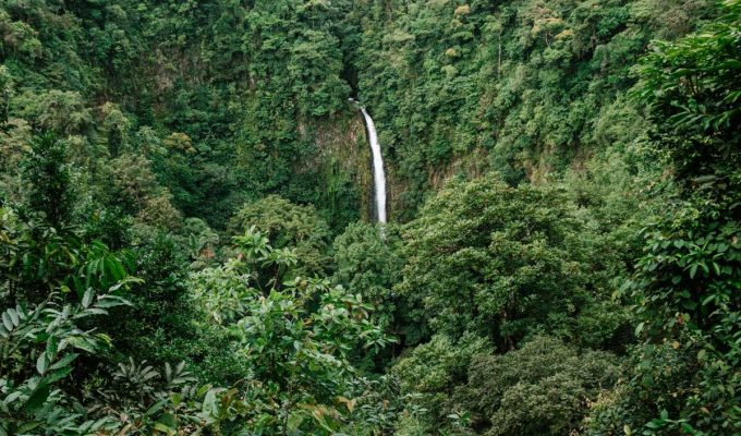 La Fortuna Waterfall-min